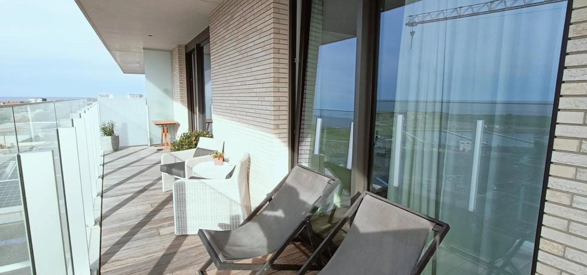 Central Park Tower Sea View Residence With Pool And Gym Ostend Apartment