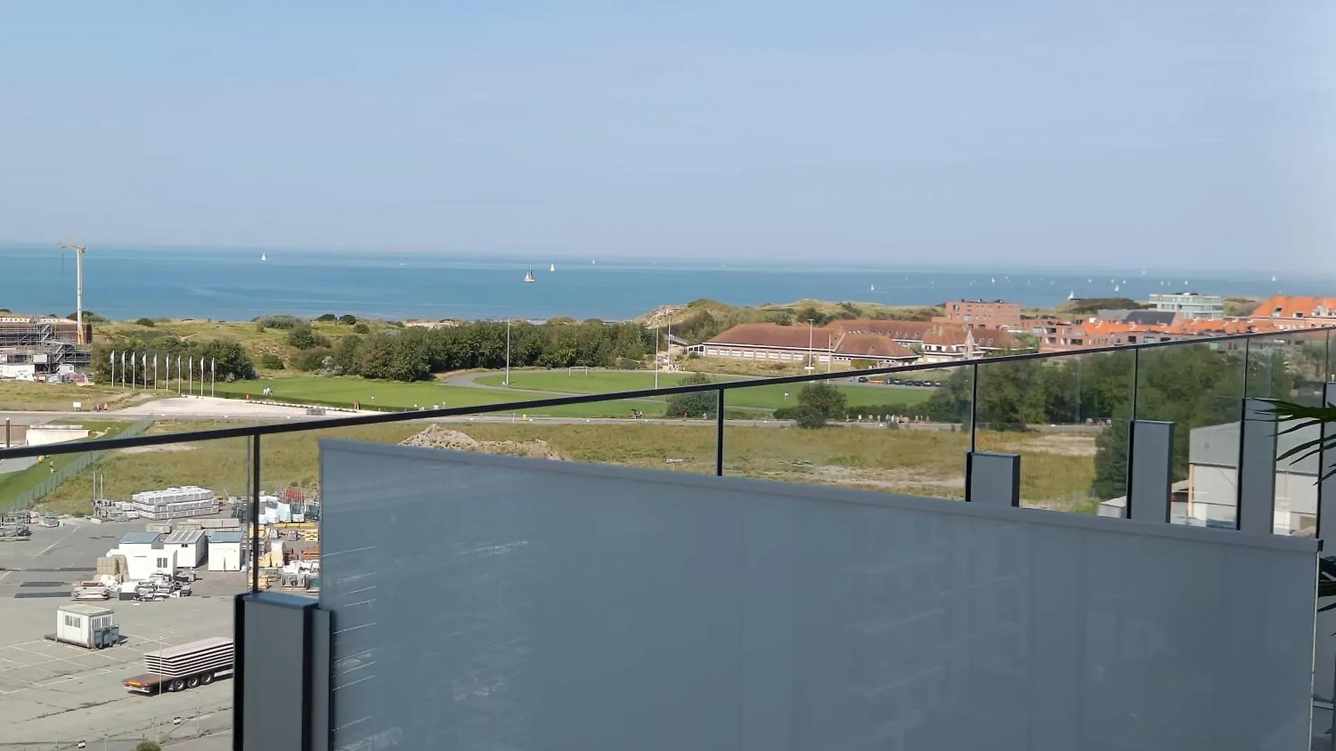 Central Park Tower Sea View Residence With Pool And Gym Ostend Belgium
