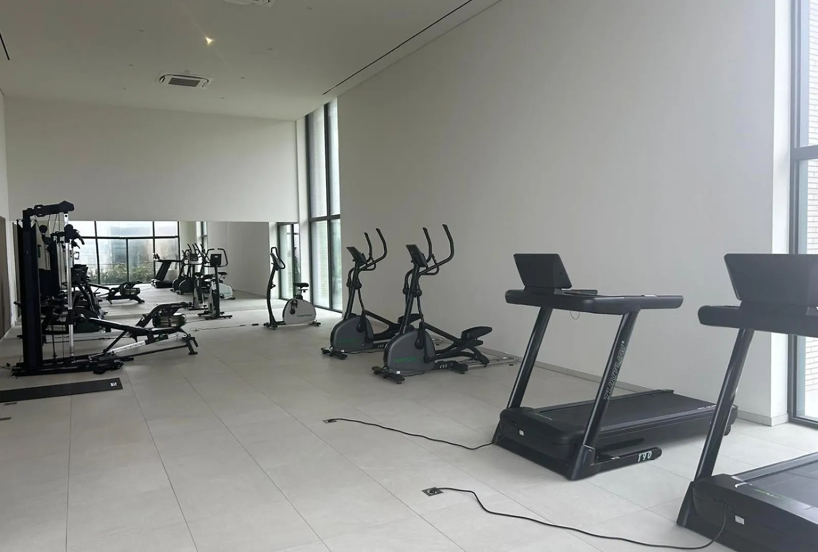Central Park Tower Sea View Residence With Pool And Gym Ostende Apartment